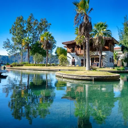 Villa Portville Canal Villas #120
