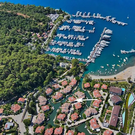 Villa Portville Canal Villas #120 *